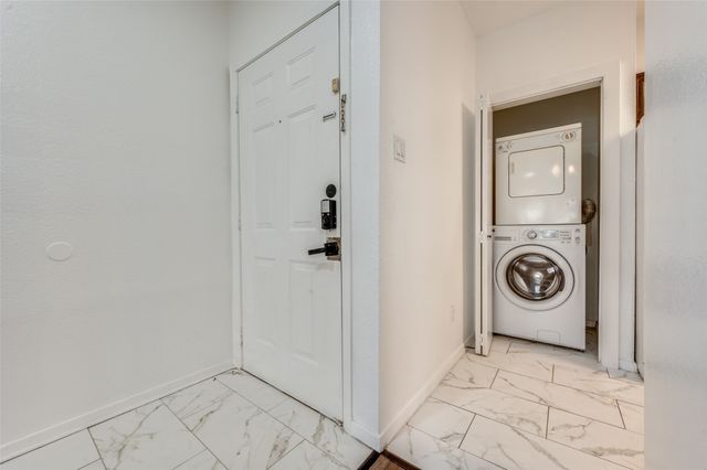 5550 Spring Valley Road E22, Dallas, TX 75254