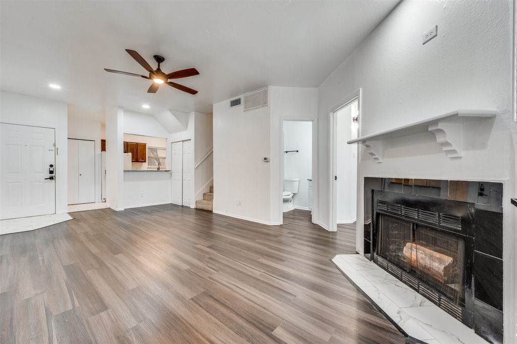 5550 Spring Valley Road E22, Dallas, TX 75254