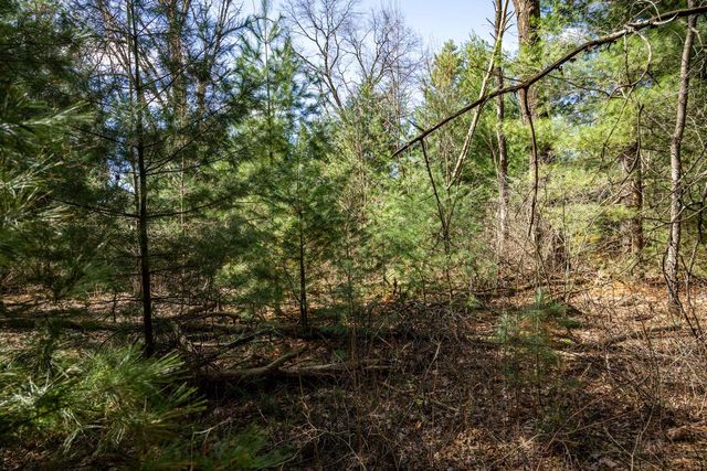 W6068 N Lake Drive, New Lisbon, WI 53950