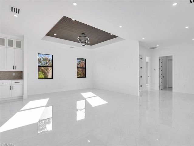 910 Golden Gate BLVD E, Naples, FL 34120