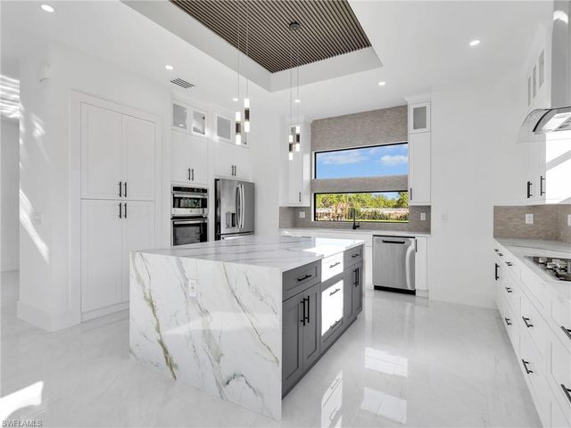 910 Golden Gate BLVD E, Naples, FL 34120