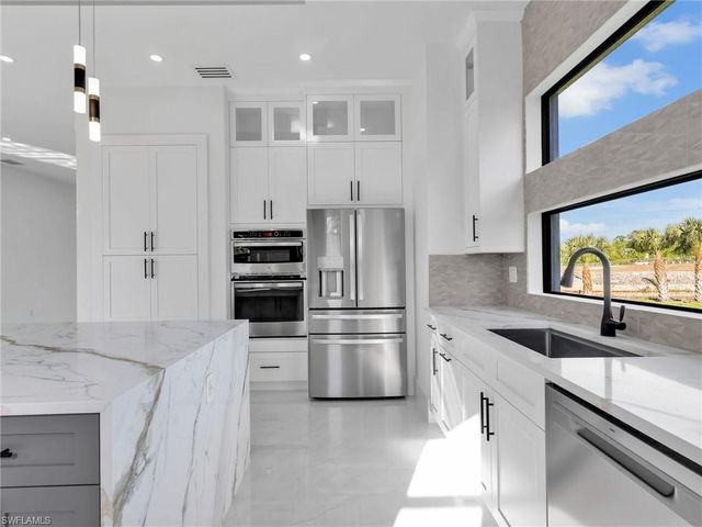 910 Golden Gate BLVD E, Naples, FL 34120