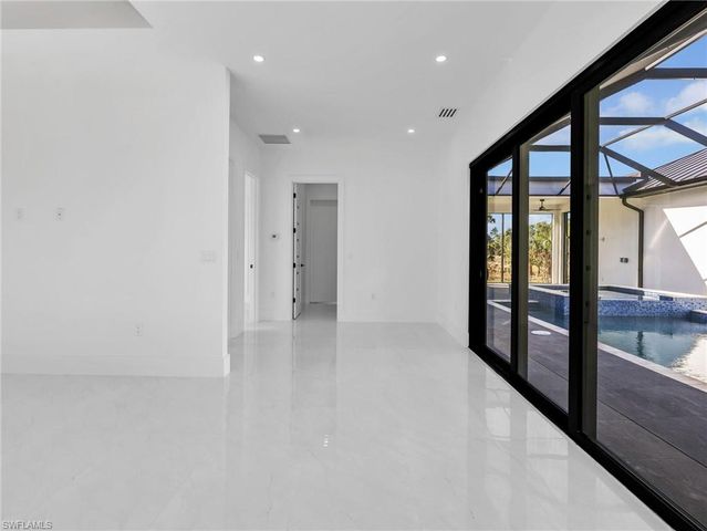 910 Golden Gate BLVD E, Naples, FL 34120