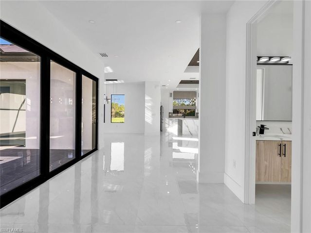 910 Golden Gate BLVD E, Naples, FL 34120