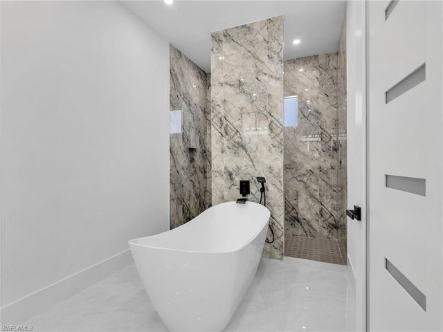 910 Golden Gate BLVD E, Naples, FL 34120