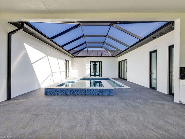 910 Golden Gate BLVD E, Naples, FL 34120