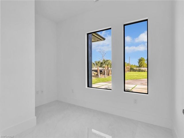 910 Golden Gate BLVD E, Naples, FL 34120