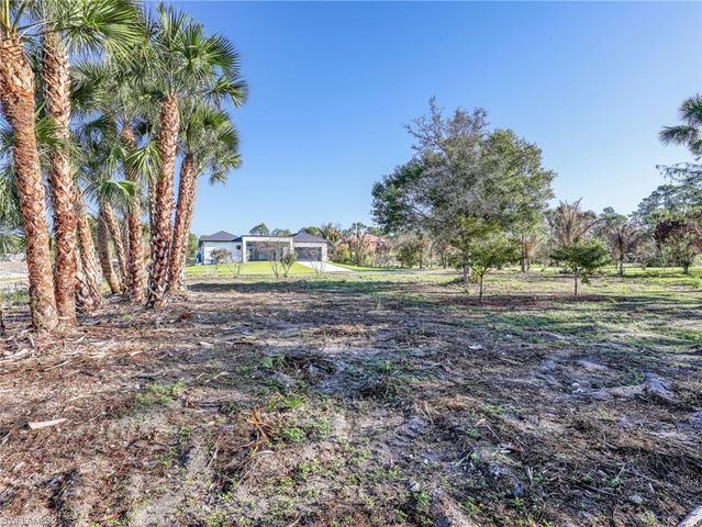 910 Golden Gate BLVD E, Naples, FL 34120