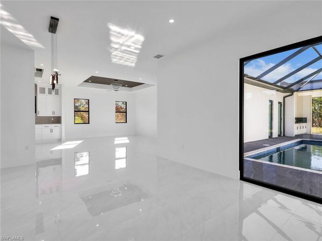 910 Golden Gate BLVD E, Naples, FL 34120