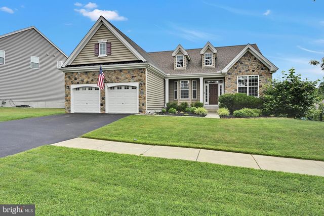 7 DENISE DR, Avondale, PA 19311