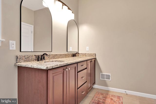 7 DENISE DR, Avondale, PA 19311
