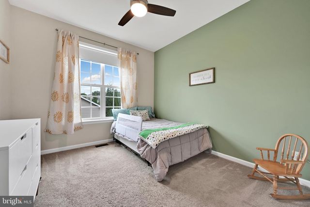 7 DENISE DR, Avondale, PA 19311