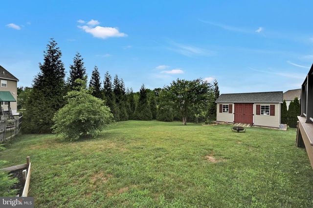 7 DENISE DR, Avondale, PA 19311