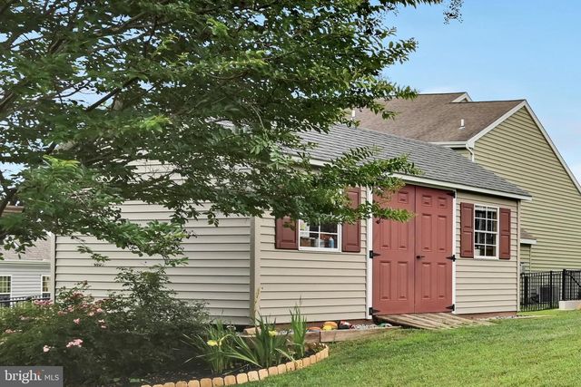 7 DENISE DR, Avondale, PA 19311