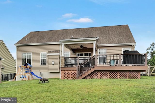 7 DENISE DR, Avondale, PA 19311
