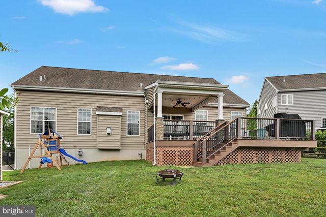 7 DENISE DR, Avondale, PA 19311