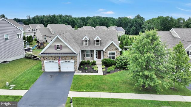 7 DENISE DR, Avondale, PA 19311