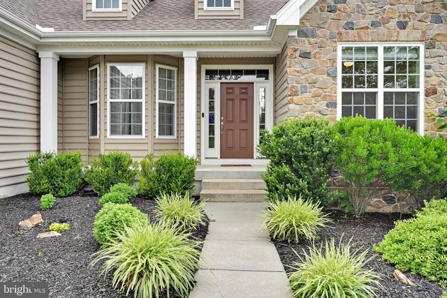 7 DENISE DR, Avondale, PA 19311