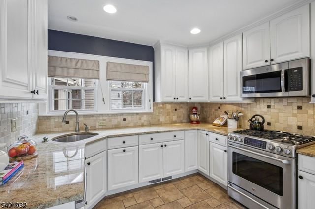 448 Ridgewood Rd, Maplewood Twp., NJ 07040