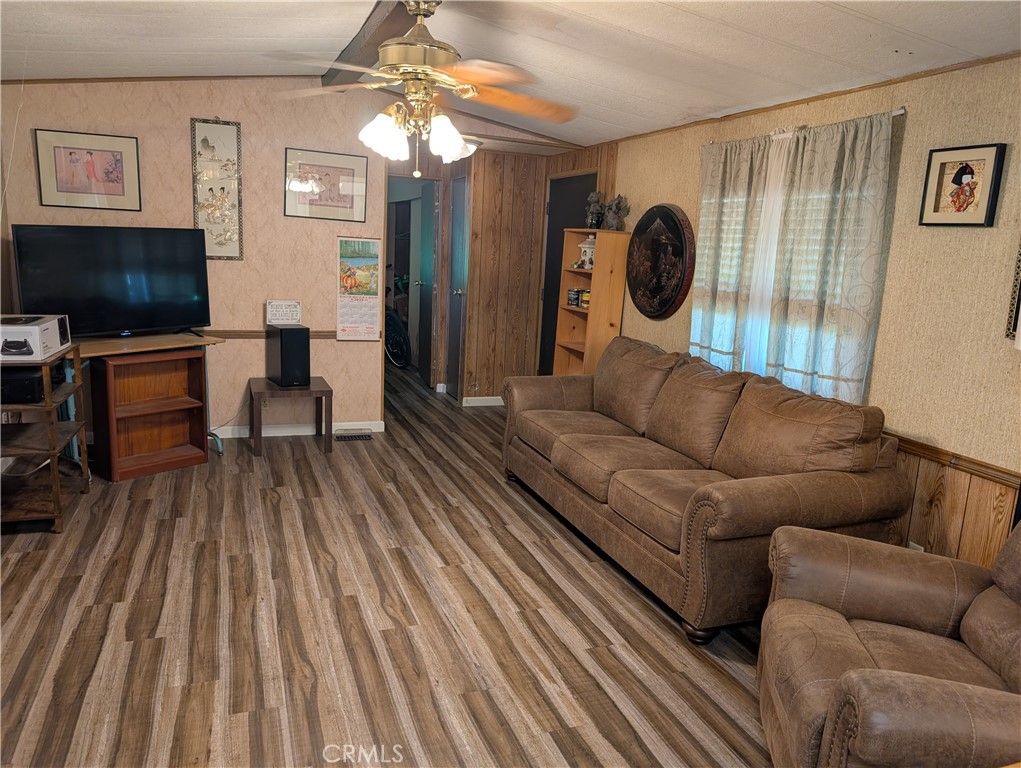 Image 10 of property listing at 2500 N Hwy 59 #206, Merced, CA 95348