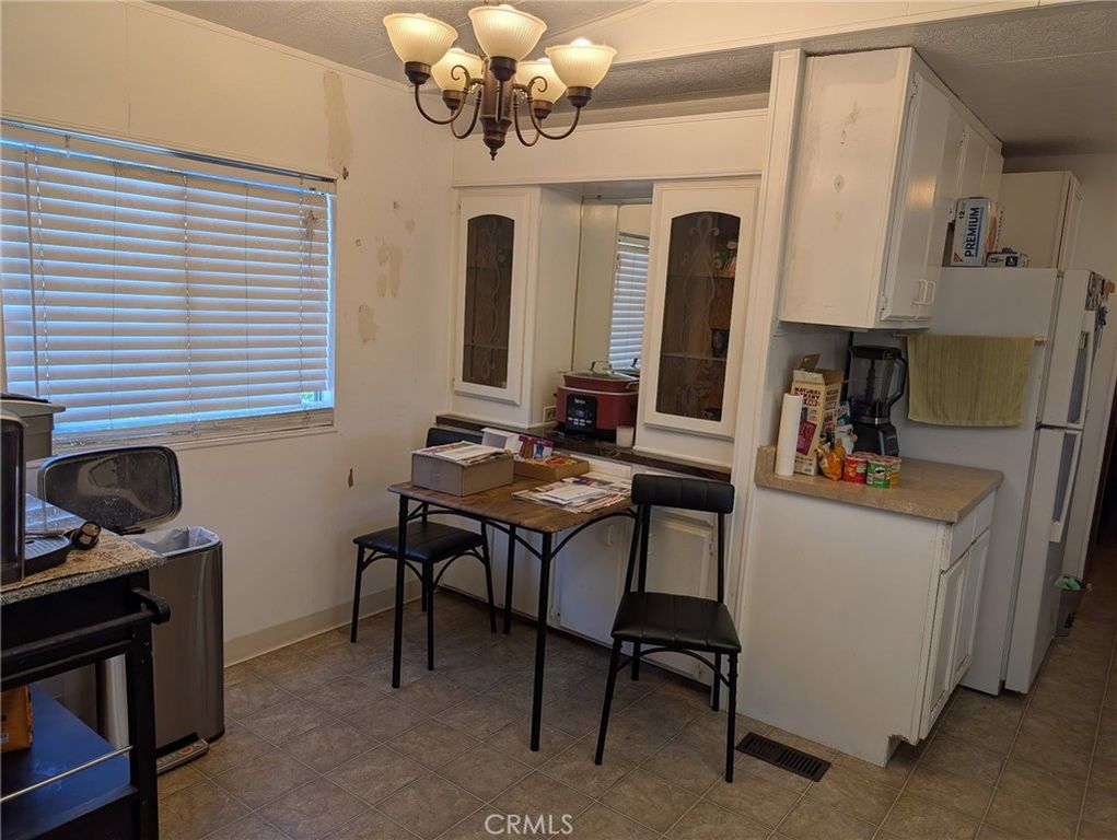 Image 17 of property listing at 2500 N Hwy 59 #206, Merced, CA 95348
