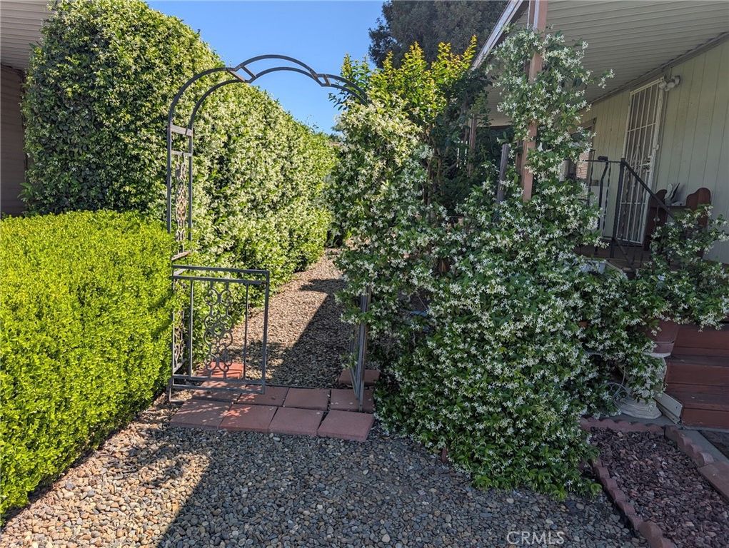 Image 4 of property listing at 2500 N Hwy 59 #206, Merced, CA 95348