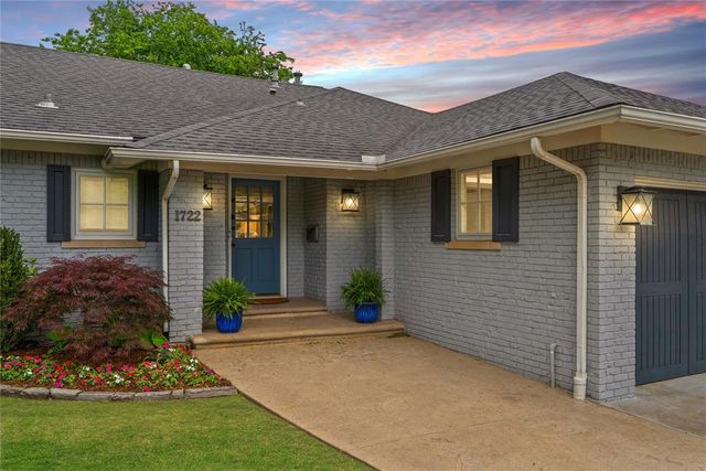1722 Coventry Lane, Nichols Hills, OK 73120
