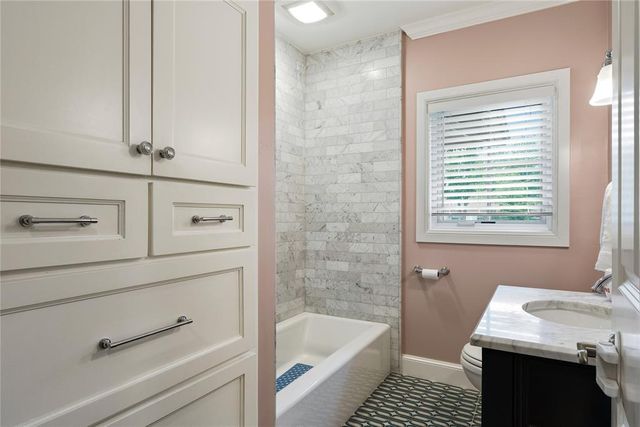 1722 Coventry Lane, Nichols Hills, OK 73120