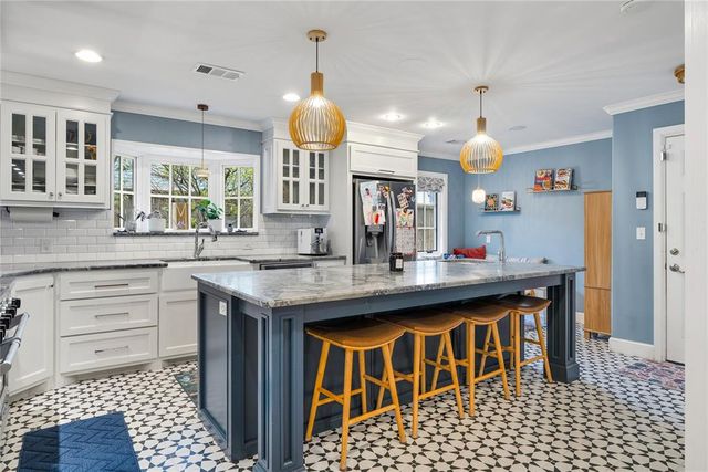 1722 Coventry Lane, Nichols Hills, OK 73120