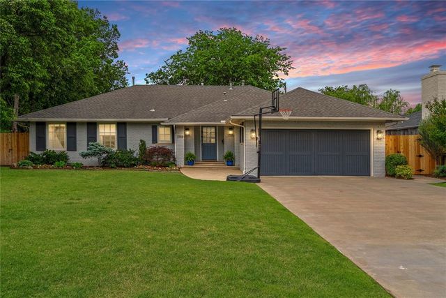 1722 Coventry Lane, Nichols Hills, OK 73120