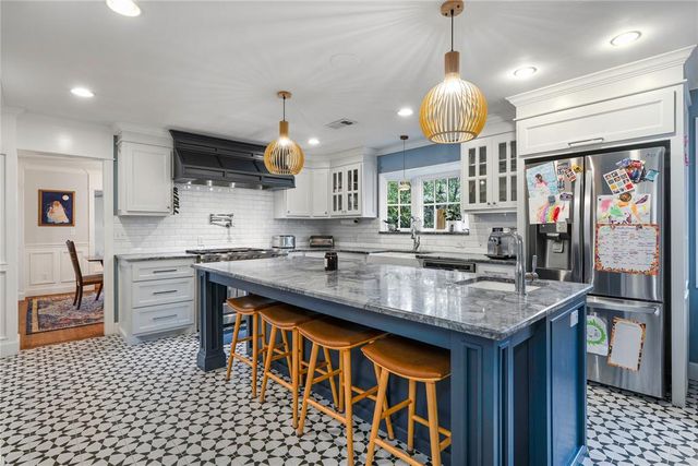 1722 Coventry Lane, Nichols Hills, OK 73120