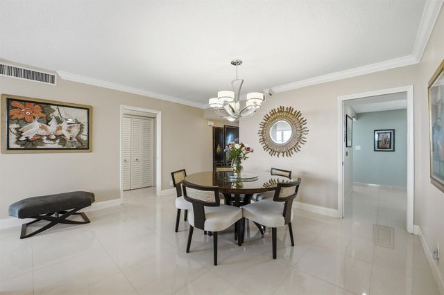 3510 Oaks Way 703, Pompano Beach, FL 33069