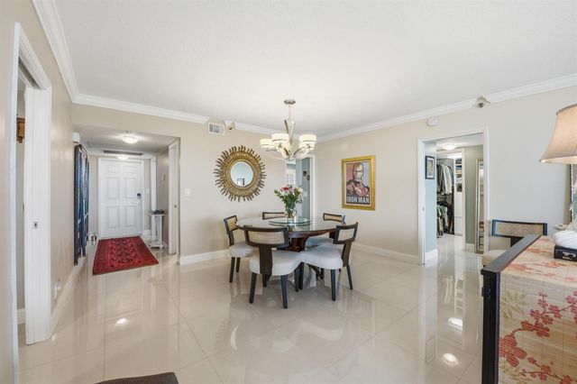3510 Oaks Way 703, Pompano Beach, FL 33069