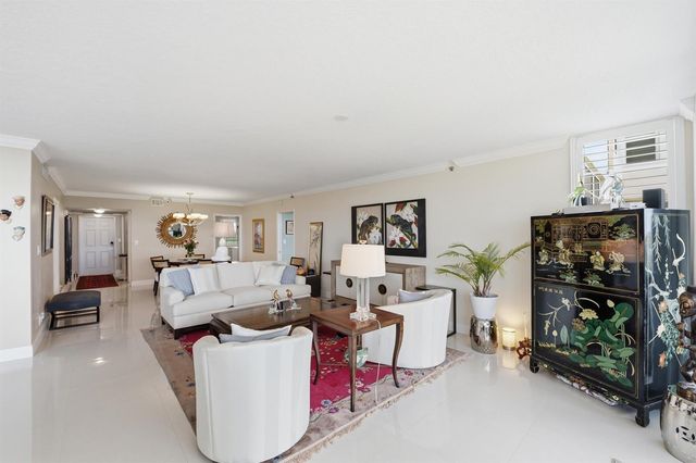 3510 Oaks Way 703, Pompano Beach, FL 33069