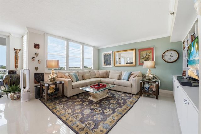 3510 Oaks Way 703, Pompano Beach, FL 33069