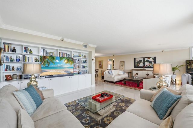 3510 Oaks Way 703, Pompano Beach, FL 33069