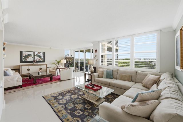 3510 Oaks Way 703, Pompano Beach, FL 33069