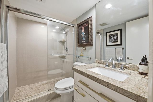 3510 Oaks Way 703, Pompano Beach, FL 33069