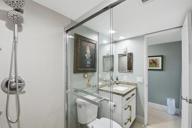 3510 Oaks Way 703, Pompano Beach, FL 33069