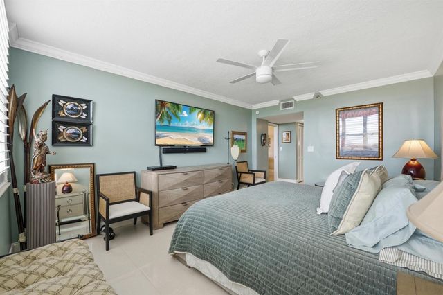 3510 Oaks Way 703, Pompano Beach, FL 33069