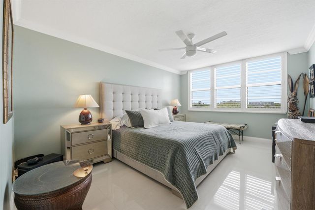 3510 Oaks Way 703, Pompano Beach, FL 33069