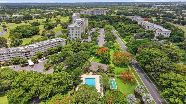 3510 Oaks Way 703, Pompano Beach, FL 33069
