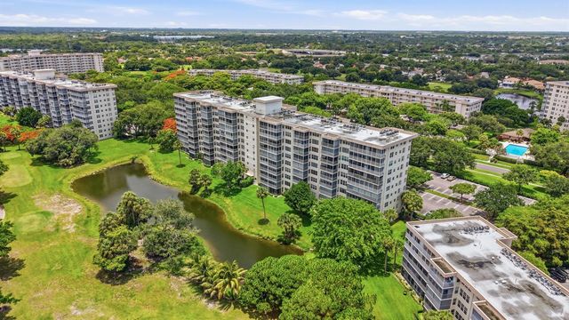 3510 Oaks Way 703, Pompano Beach, FL 33069
