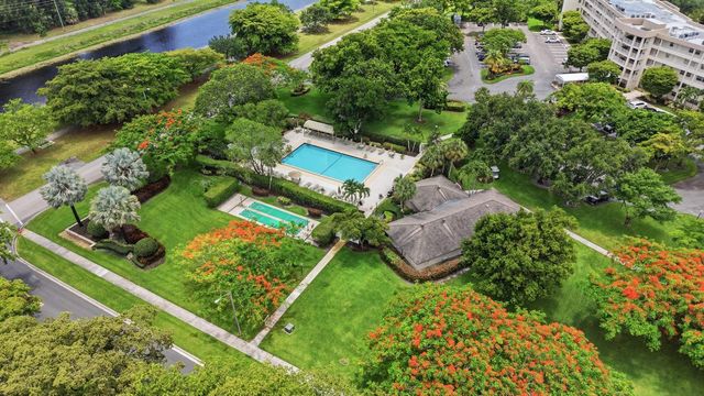 3510 Oaks Way 703, Pompano Beach, FL 33069