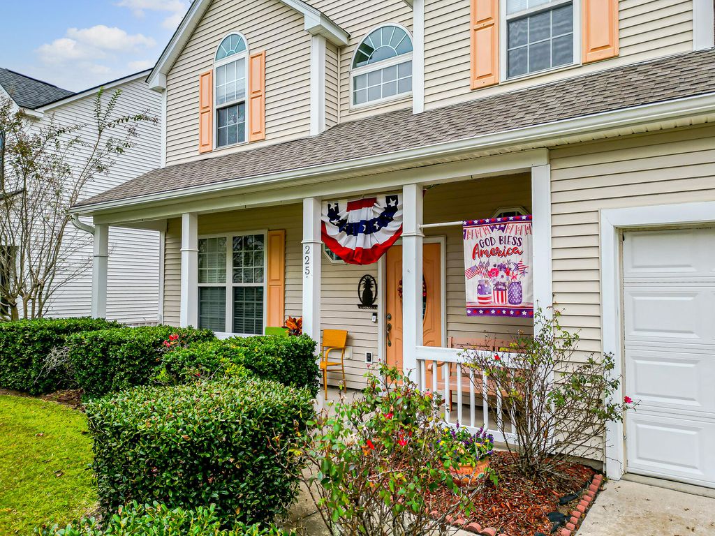 225 Evesham Drive, Summerville, SC 29485