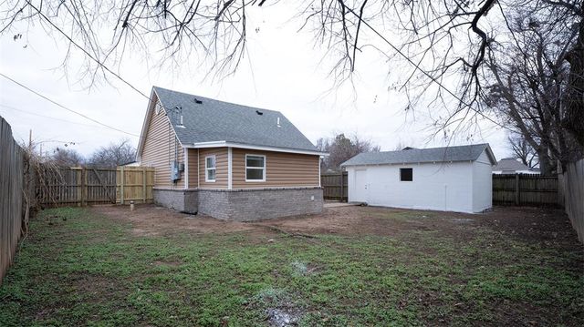 15 S Walnut Street, Edmond, OK 73003