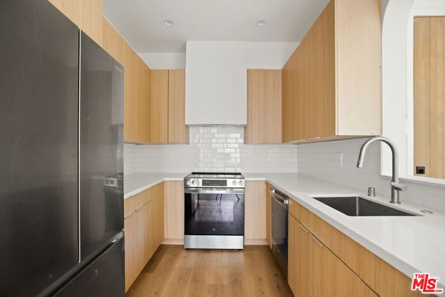 2671 Benedict Street, Los Angeles, CA 90039