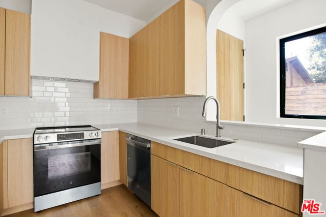 2671 Benedict Street, Los Angeles, CA 90039