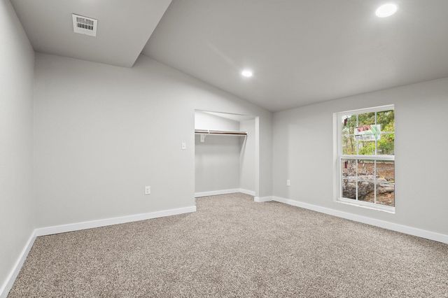 1008 W 10th Street, Bonham, TX 75418