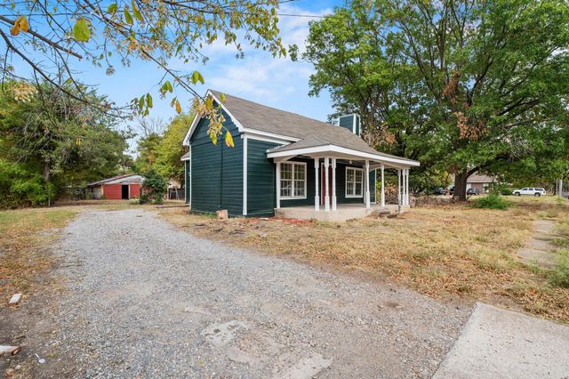 1008 W 10th Street, Bonham, TX 75418